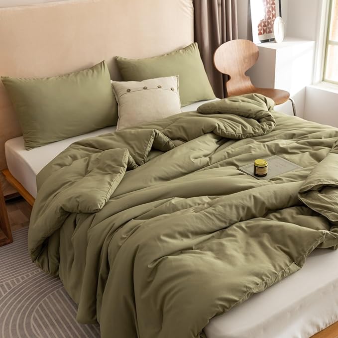 ROSGONIA Oversized King Comforter 128x120, 3pcs Super King Plus (1 Olive Green Comforter & 2 Pillowcases) Lightweight Oversized King Bedding Set Quilt