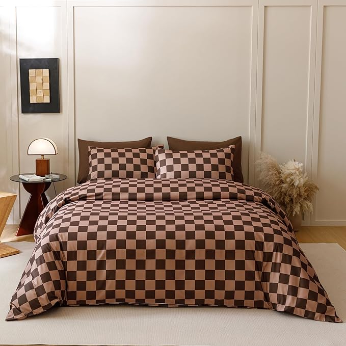 CLOTHKNOW Dark Brown Plaid Queen Comforter Set Grid Bedding Comforter Sets Soft Checkerboard Comforter Geometric Comforter with 2 x Pillow Cases