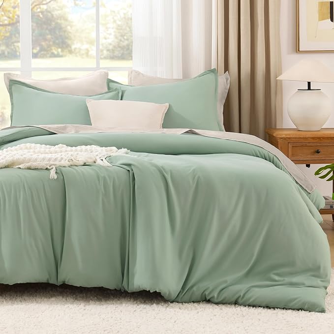 Litanika Oversized King Comforter Set 120x98, 3 Pieces Sage Green Lightweight Solid Bedding Set, All Season Fluffy Bed Set Quilt Blanket (1 Comforter & 2 Pillowcases)