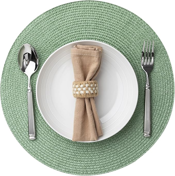 Round Placemats Set of 8 Plastic Woven Placemats Washable Wipeable Table Mats for Dining Table Heat Resistant Non-Slip Circle Place Mats (Green)