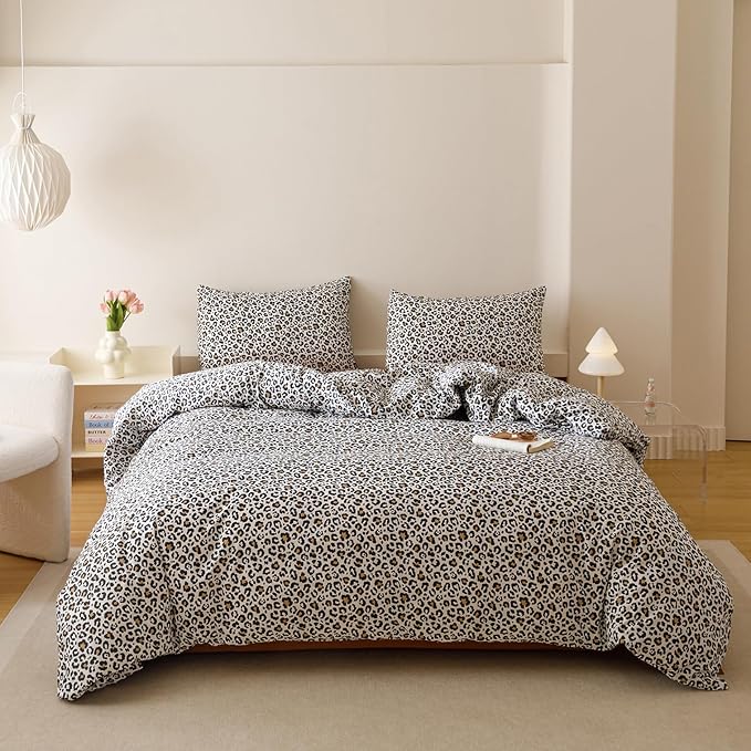 Luxlovery Leopard Comforter Set Twin Animal Cheetah Printed Comforter Black White Bedding Set Fluffy Soft Blanket Quilts with 2 Pillowcases for Kids Teens Twin Bed