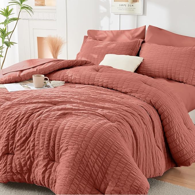 HYMOKEGE Coral Twin Comforter Set Seersucker 5 Pieces, All Season Luxury Bed in a Bag for Bedroom, Bedding Set with Comforter, Sheets, Pillowcase & Sham