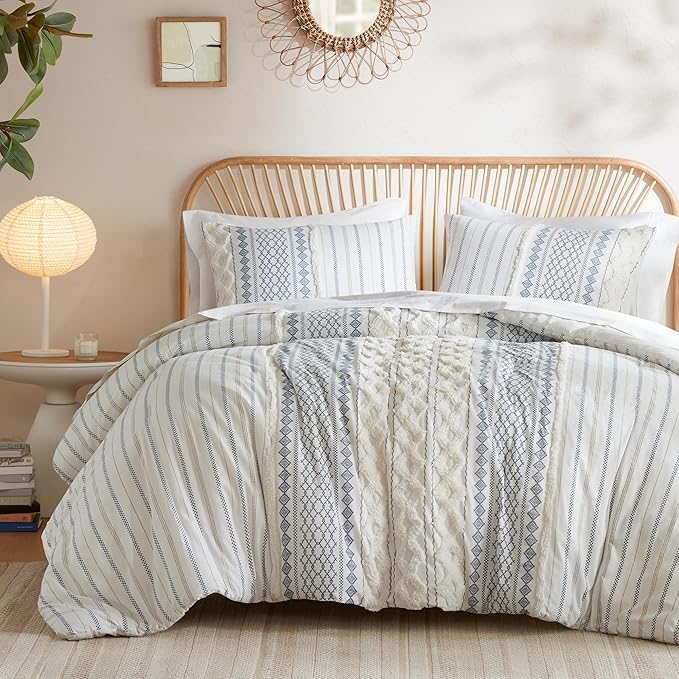 Ink+Ivy Comforter for King Size Bed, Chenille Tufted, Breathable Cotton Comforter Set King, All Season Modern Boho Comforter with Farmhouse Bedding Flare, 2 Matching Shams, King White/Navy 3 Piece